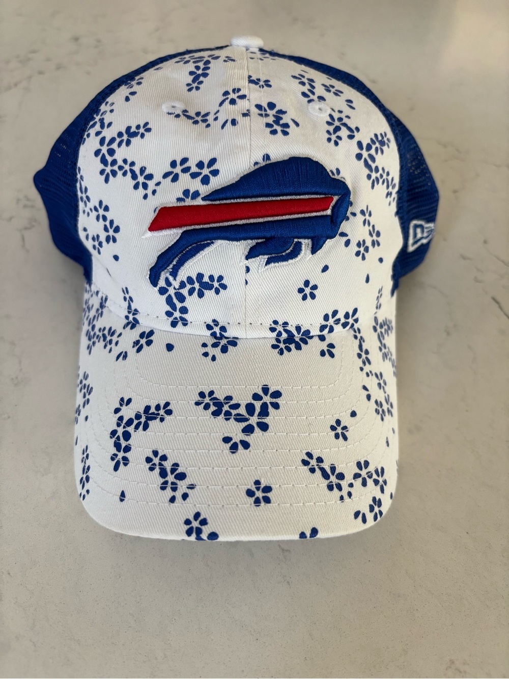 NFL Kids Buffalo Bills Floral Trucker Hat ❤️ 🦬 💙